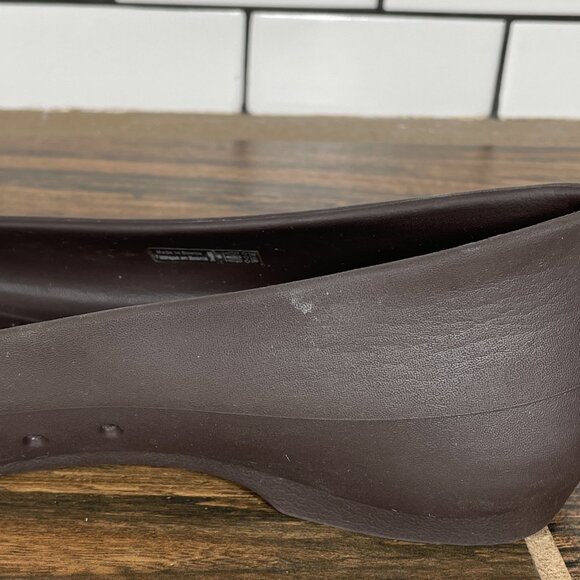 CROCS Gianna Disc Womens Size 6 Shoes Brown Gold Medallion Slip On Ballet Flats - Picture 11 of 14